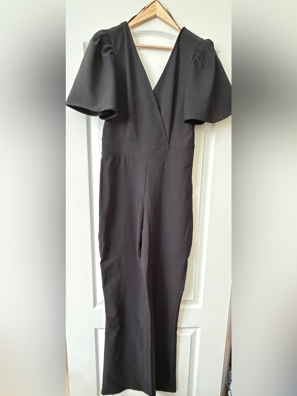 Socialite Black V-Neck Puff Sleeve Jumpsuit Size Medium